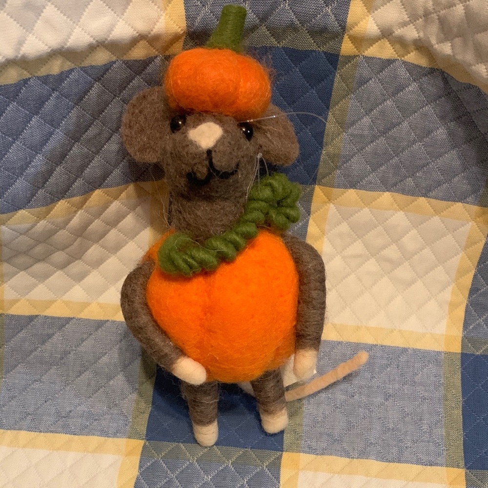 Primitives by Kathy Mouse Pumpkin Critter